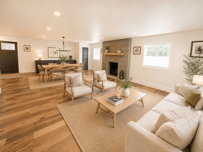 Photo - 320 Parkway Cir N