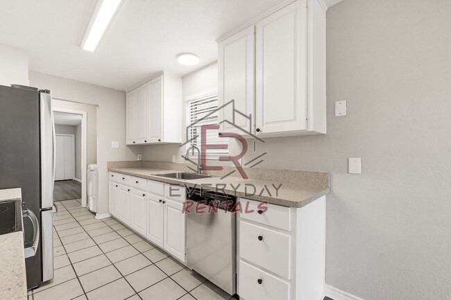 Photo - 1310 Goodhue Dr