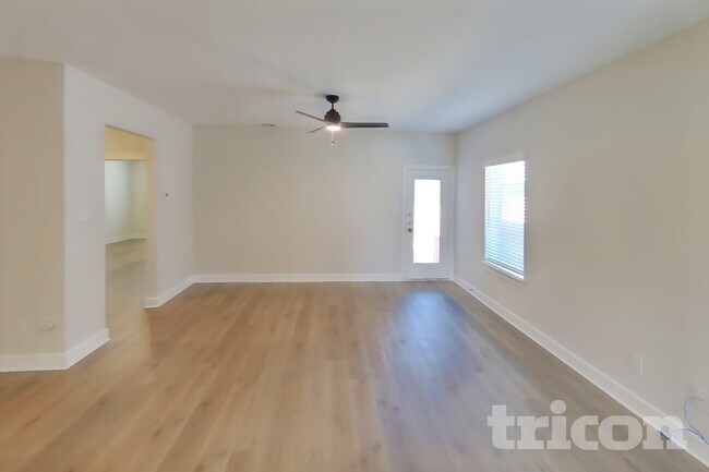 Photo - 1210 Dye Blvd
