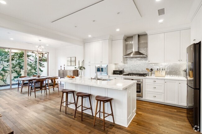 Building Photo - Thoughtfully Renovated 3 Bed, 2.5 Bath Sin... Rental