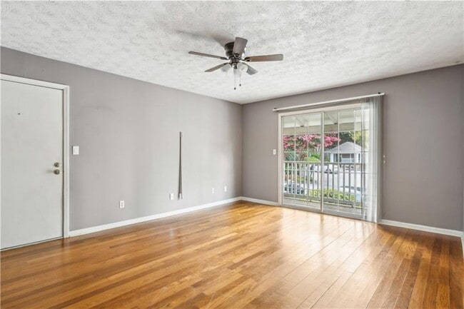 Photo - 3155 7 Pines Ct NW Unit 303