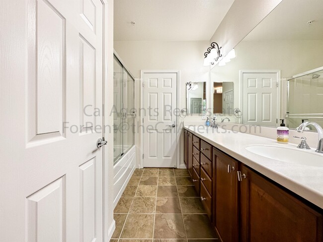 Photo - 2404 Maritime Way