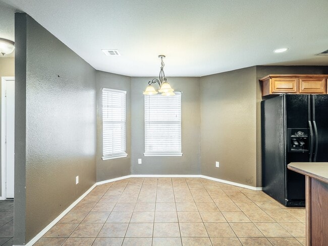 Photo - 440 Spicewood Trail