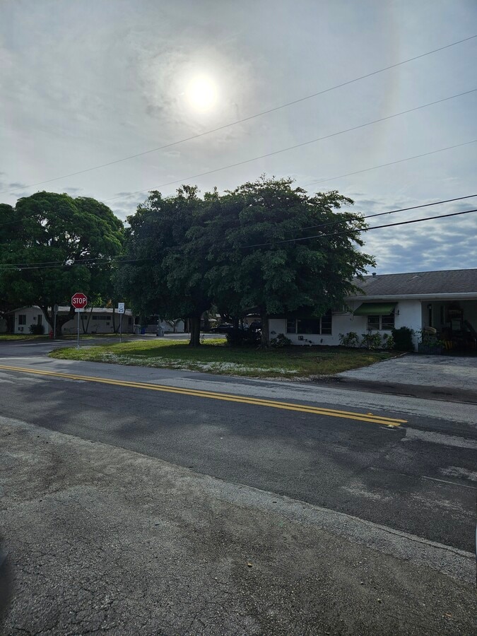 Photo - 2312 NE 4th St
