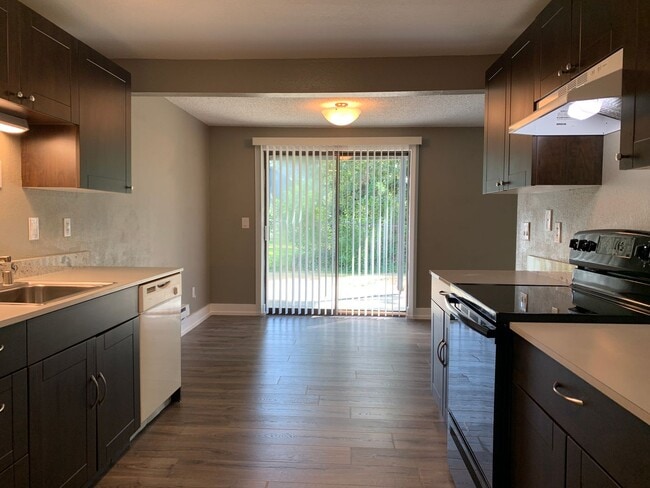 Photo - 2 Bedroom/1bath in Tacoma - 4Plex Unit B