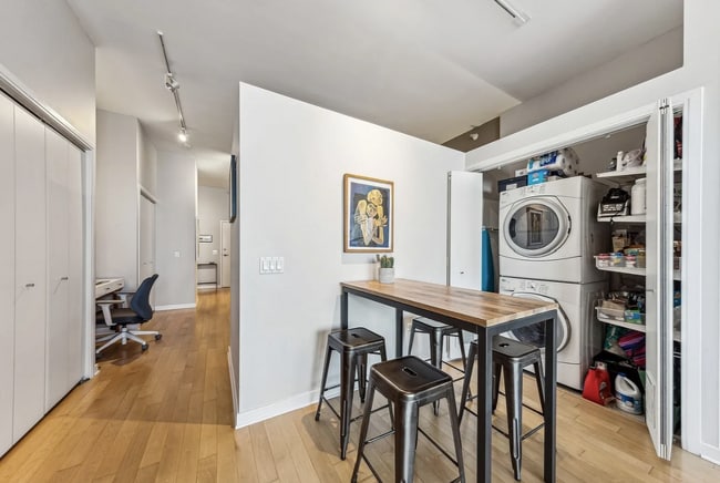 Photo - 860 W Blackhawk St Unit 304