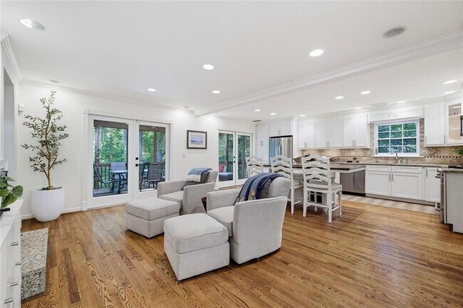 Photo - 4966 Cambridge Dr