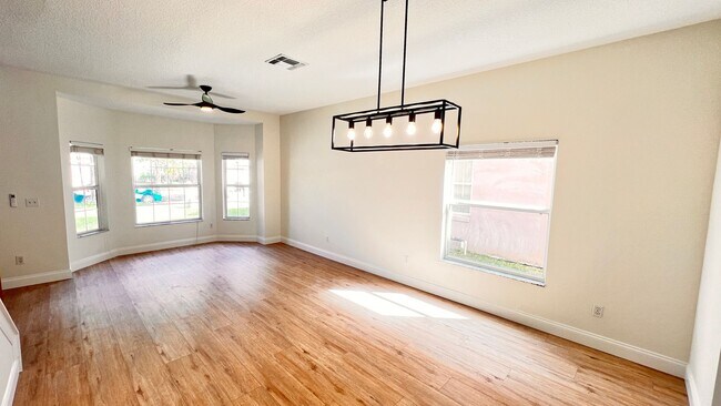 Photo - AWESOME 4BD/3BA in Orlando!!!