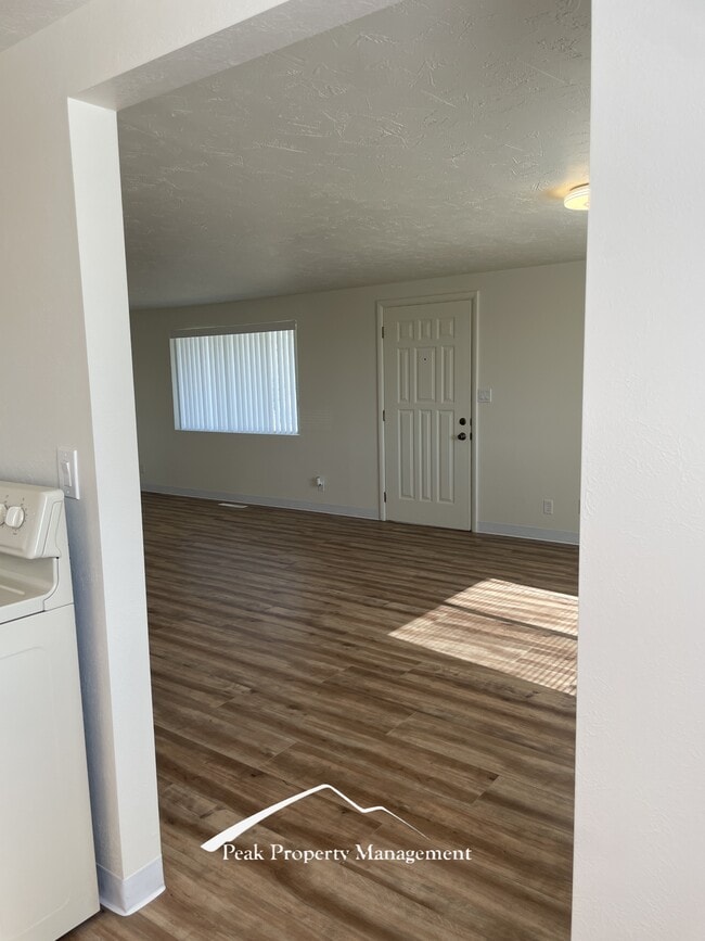 Photo - 29081 Market Rd