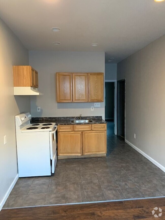 Building Photo - Charming Beautiful One Bedroom Apartment Unit 1st Floor