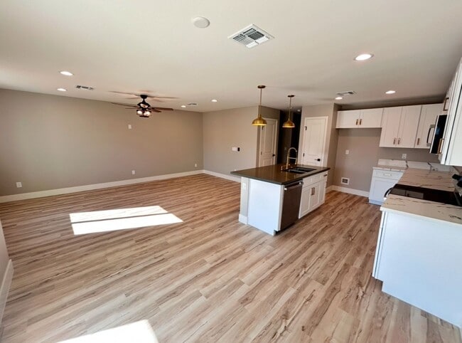 Photo - Beautiful New 3 Bedroom Phoenix home with Den/Loft! No HOA