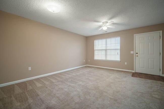 Photo - Private Villa Neighborhood****** Rent $1,0...