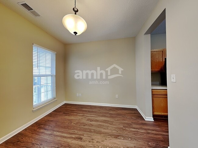 Photo - 435 Wrayhill Dr