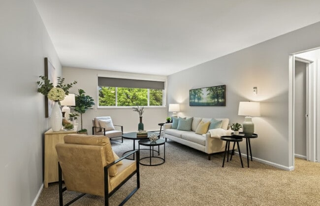 Building Photo - The Highlands Apartments