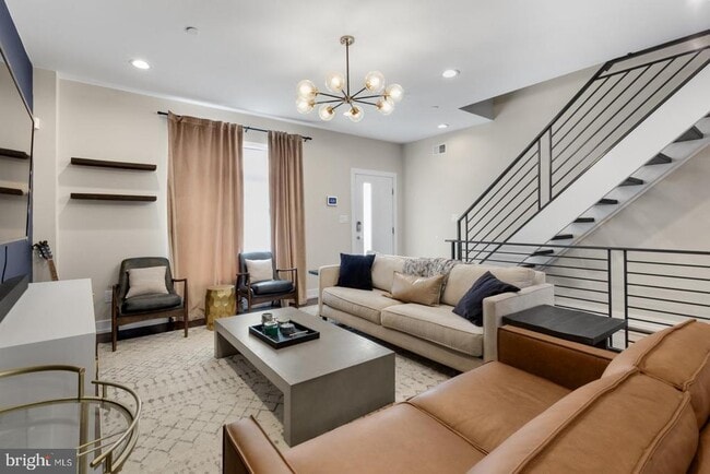 Building Photo - 2707 W Stiles St