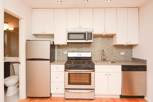 Photo - 2839 W Palmer St Unit 902