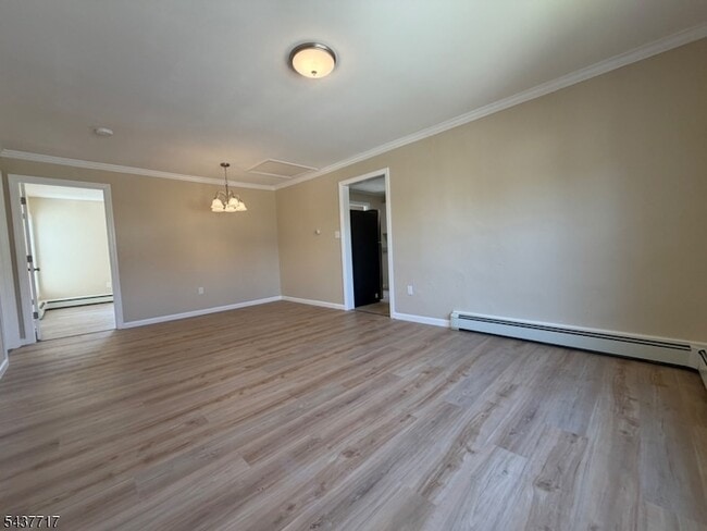 28 Diller Ave