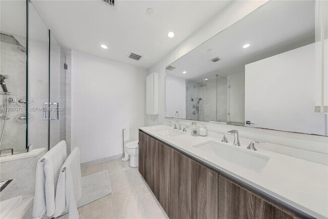 Photo - 488 NE 18th St Unidad 1711