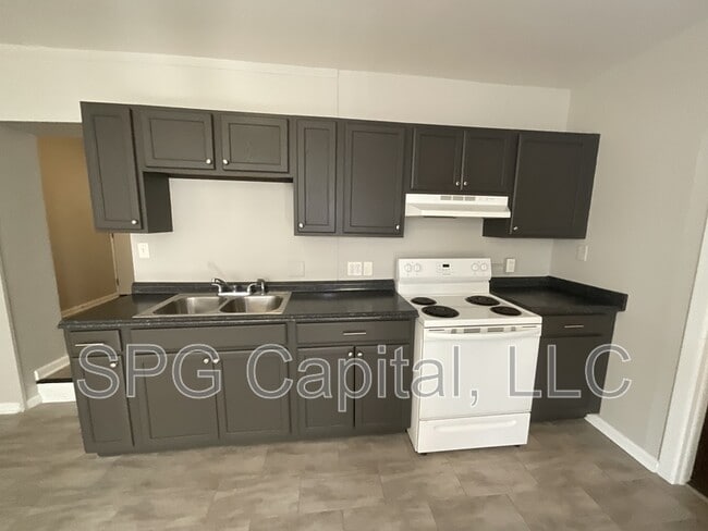 Photo - 317 S Main St