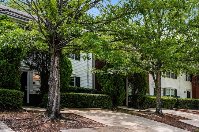 Photo - 2286 Strathmoor Manor Dr