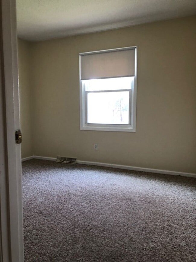 Photo - 2 Bedroom unit located in Maumee School Di...