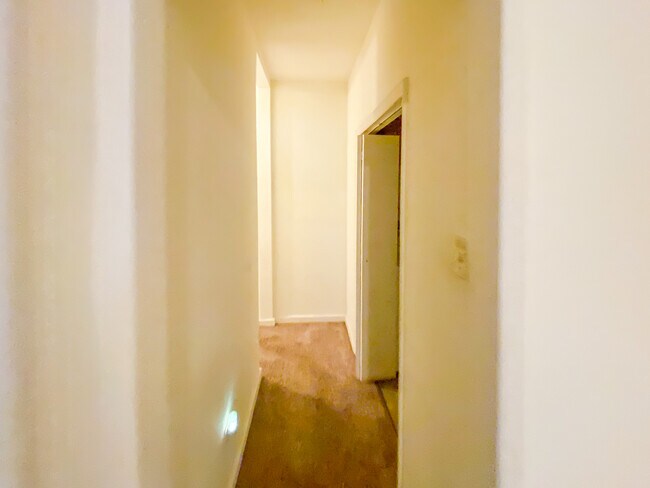 Photo - 608 Halifax St