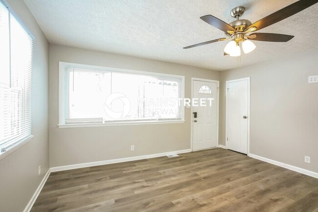 Photo - 3 Bedroom Pet-Friendly Home in Indianapolis, IN with Main Street Renewal