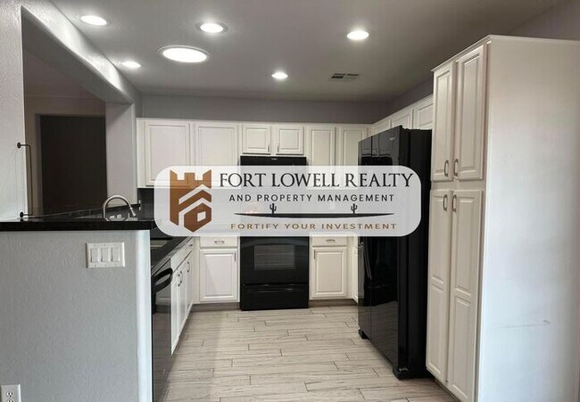 Photo - 3 Bedroom, 2 Bath, with 2 Car Garage!!