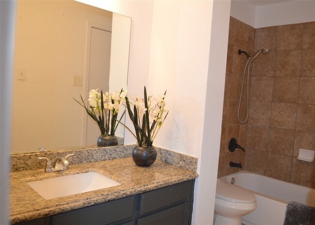 Photo - 1212 E Red Cedar Cir