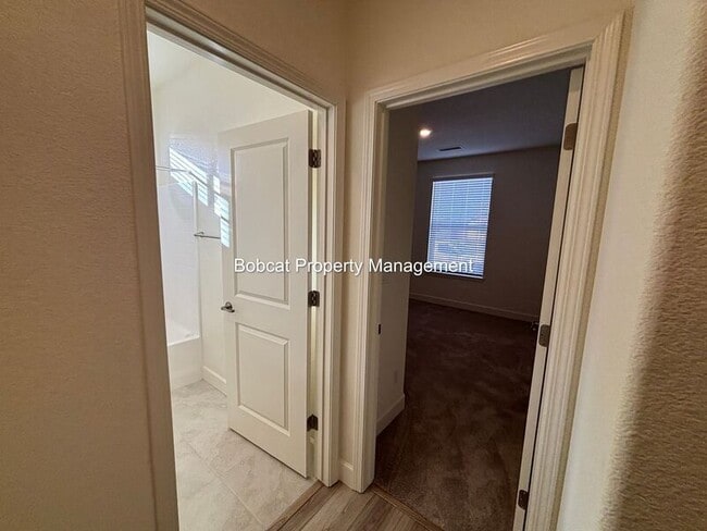 Photo - 925 Nelle Dr