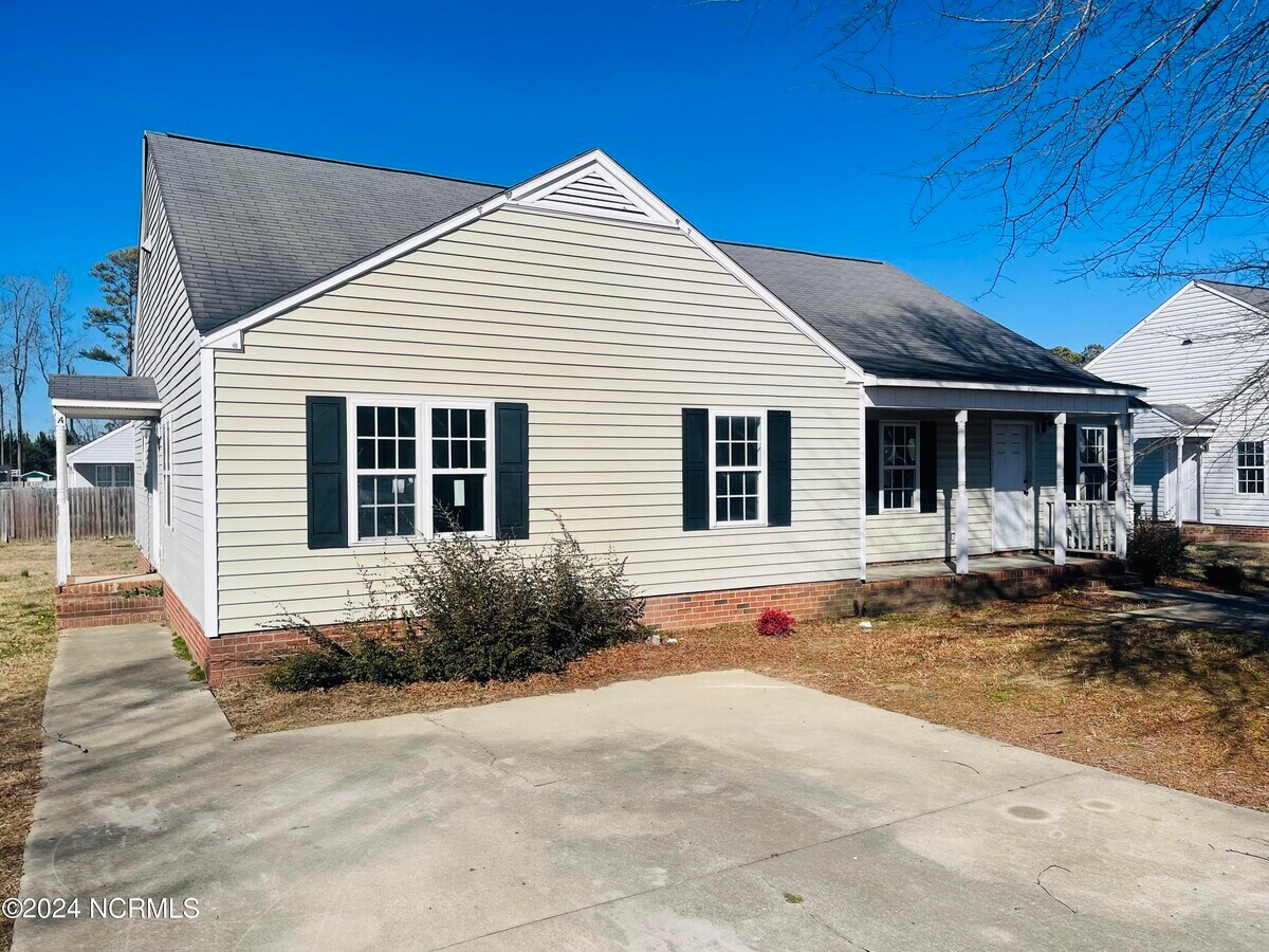 3816 Starship Ln NW Townhome Townhome Rental in Wilson NC