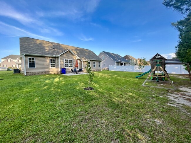 319 Crimson Dr