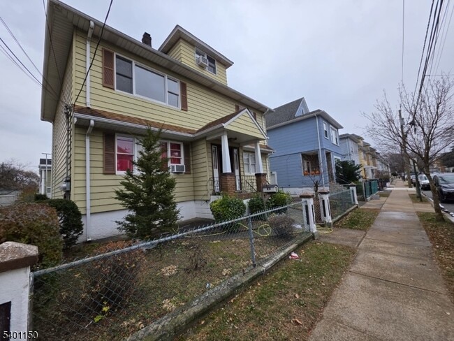 Building Photo - 141 Mahar Ave