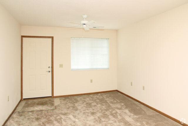 Living Room - Winchester Bend Apartments