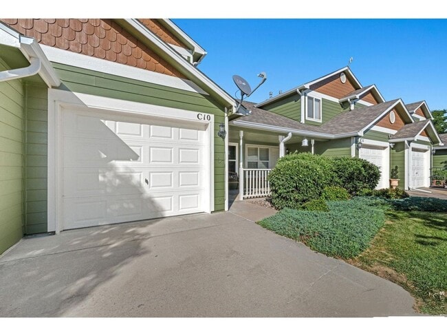 Photo - Bright & Inviting Townhome for Rent!