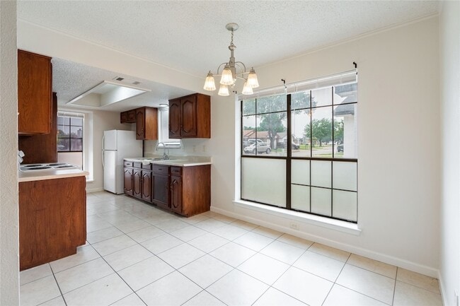 Photo - 5417 Knollridge Dr