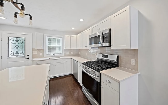 Photo - 469 Sherman St