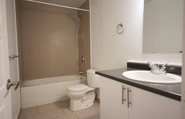 Photo - 475-477 Lancaster St W Unit 25