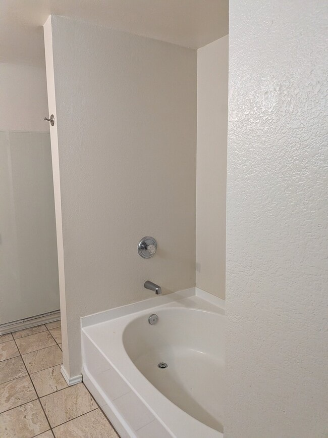 Photo - 2818 Meadow Bluff Dr