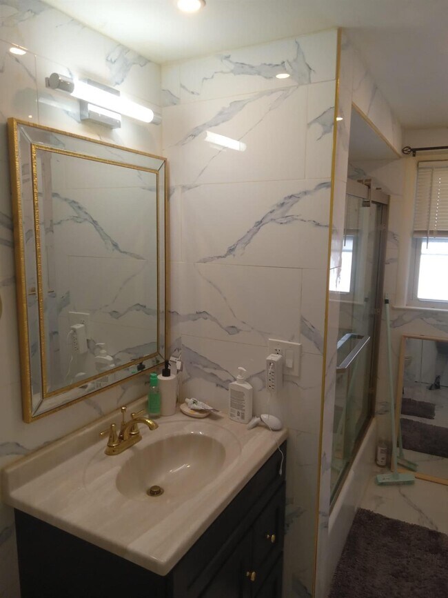 Photo - 12 N Marion Pl