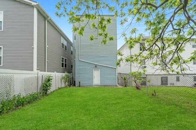 Photo - 101 Hedden Terrace Unit Apt 2