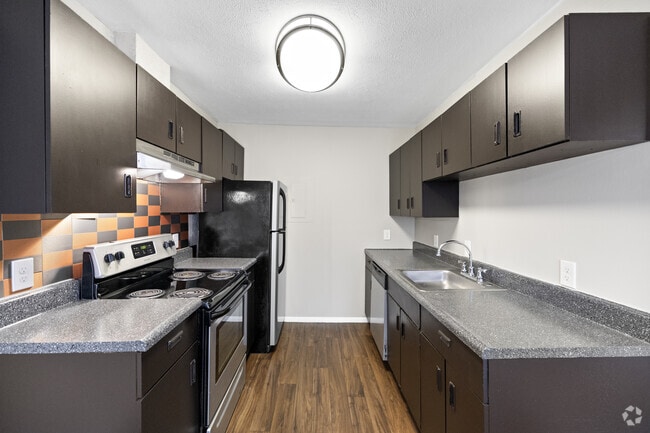 Riverside - Kitchen - Mad River Apartment Homes