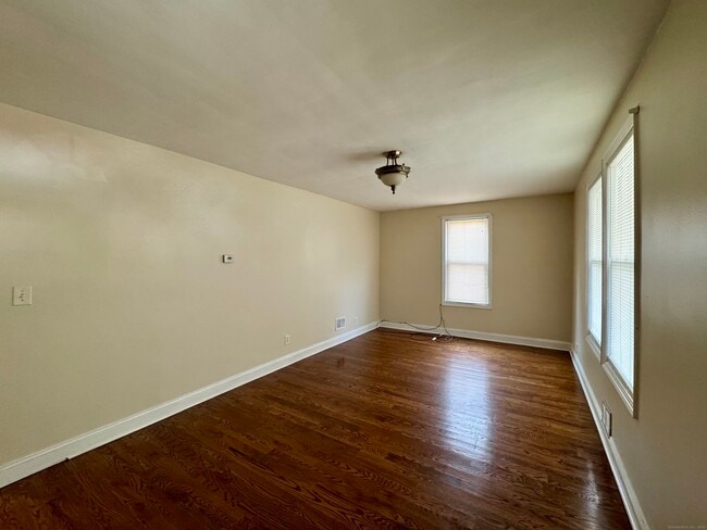Photo - 993 Lindley St Unit 1