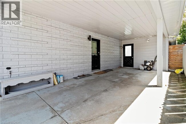 Photo - 61 Goldfinch Rd