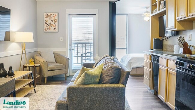 Building Photo - 335 W 9th St Rental