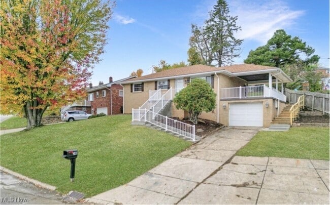 Building Photo - 240 Stardust Dr