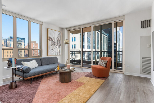 Building Photo - 747 N Wabash Ave Rental