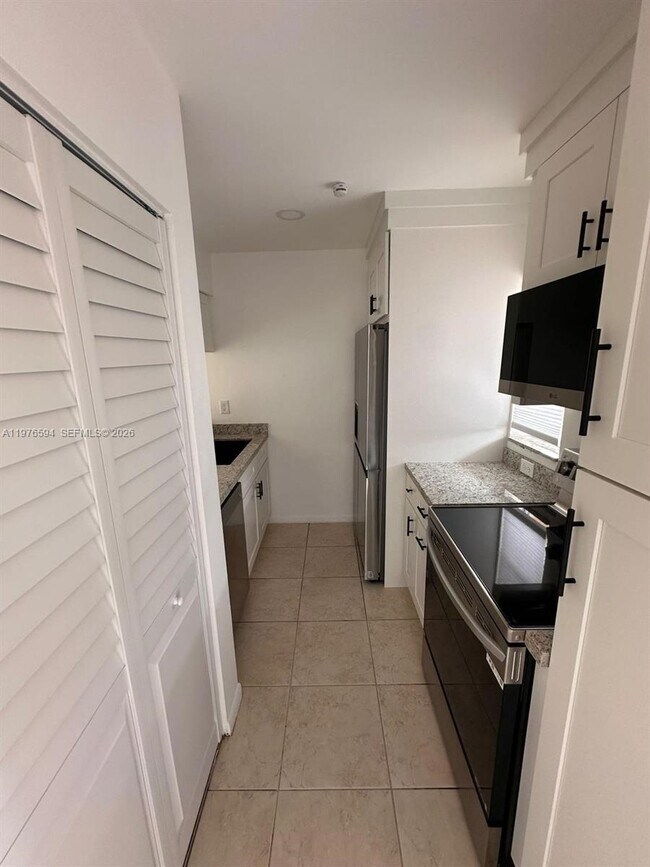 Photo - 910 Twin Lakes Dr Unit 8-K