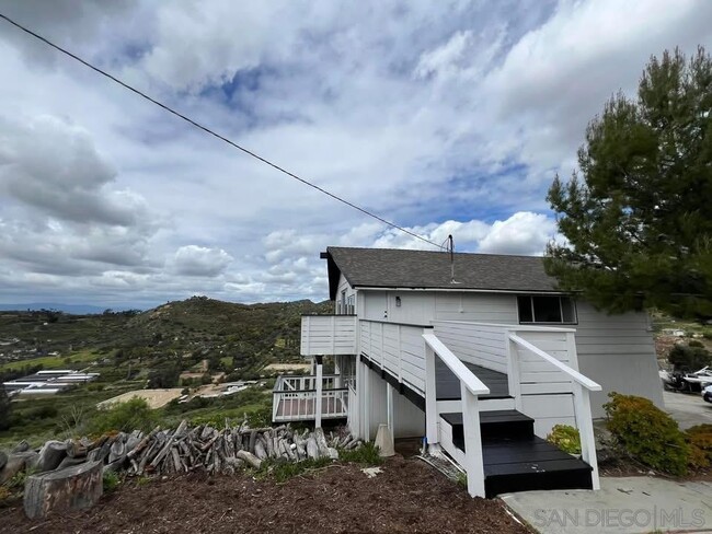 Photo - 1531 Avohill Dr House