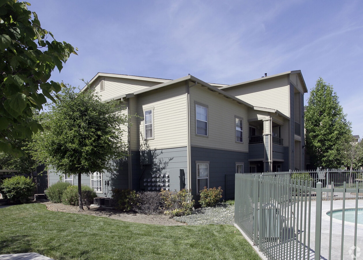 Photo - Sycamore Pointe